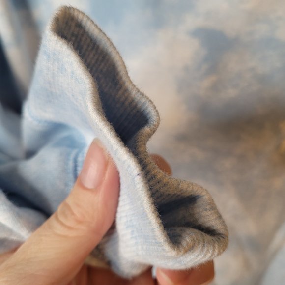 Roots - Cloud Tie Dye Sweater - Size Medium - Like-New Condition - Picture 5 of 6